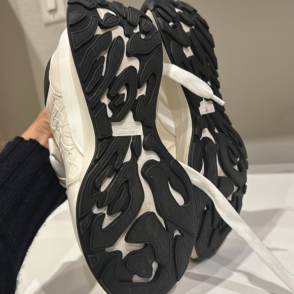 Alexander McQueen sprint runner trainers - Picture 13 of 13